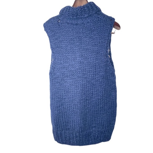 AEO•women’s wool blend thick chunky knit fair isle snowflake zipper vest medium - Picture 2 of 7